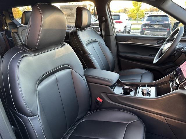 new 2025 Jeep Grand Cherokee L car, priced at $42,668