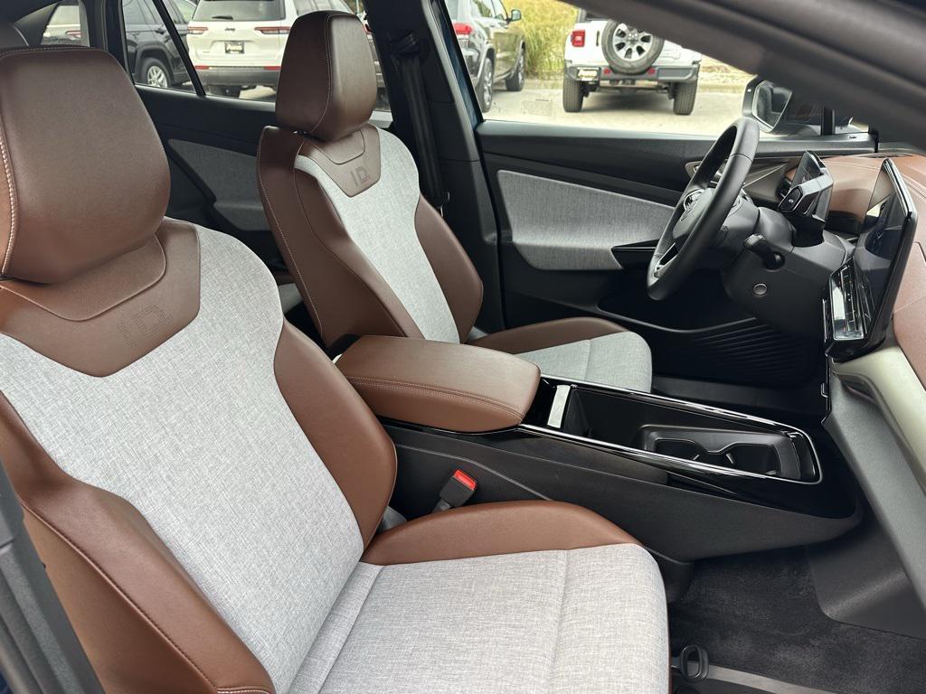 used 2023 Volkswagen ID.4 car, priced at $23,752