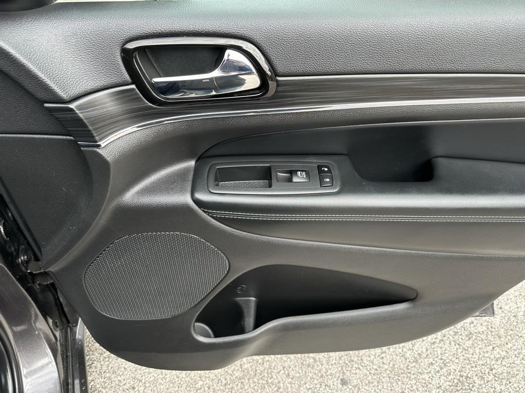 used 2021 Jeep Grand Cherokee car, priced at $23,986