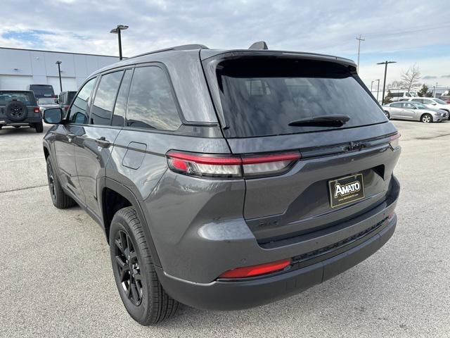 new 2025 Jeep Grand Cherokee car, priced at $40,615