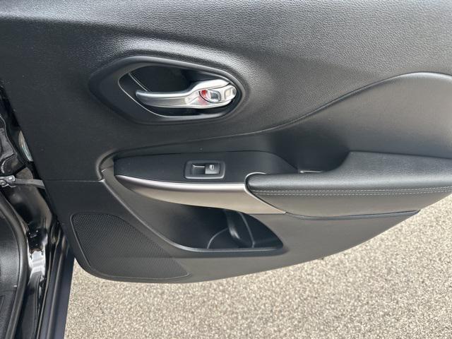 used 2022 Jeep Cherokee car, priced at $26,343