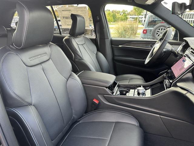 new 2025 Jeep Grand Cherokee car, priced at $61,115