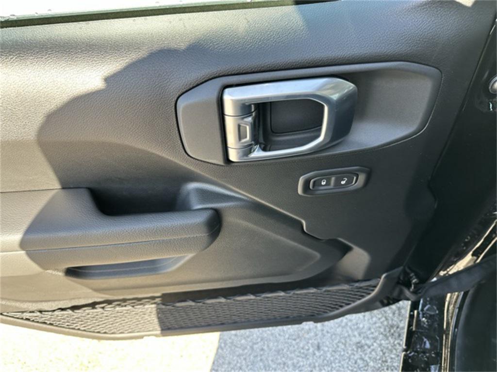 new 2026 Jeep Wrangler car, priced at $40,657