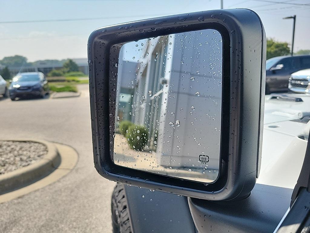 new 2025 Jeep Wrangler car, priced at $46,952