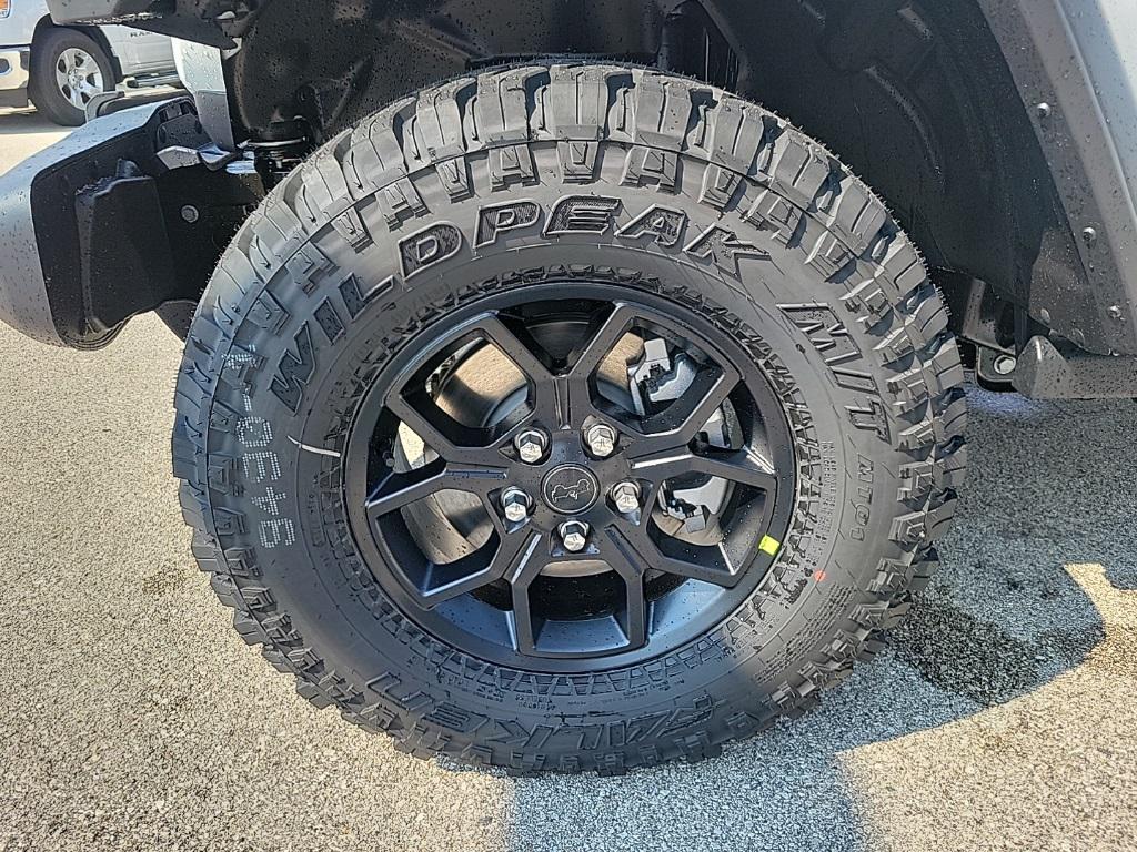 new 2025 Jeep Wrangler car, priced at $46,952