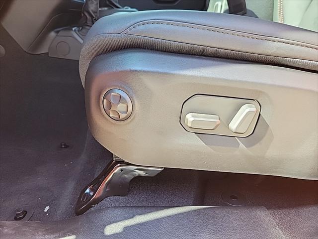 new 2025 Jeep Wrangler car, priced at $60,179