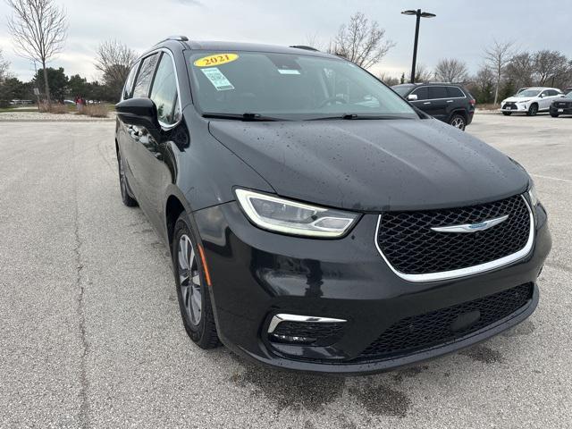 used 2021 Chrysler Pacifica Hybrid car, priced at $22,196