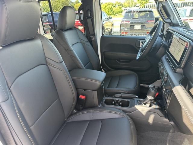 new 2025 Jeep Gladiator car, priced at $43,209