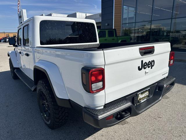 new 2025 Jeep Gladiator car, priced at $43,209