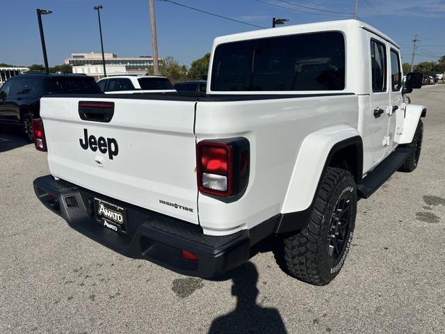 new 2025 Jeep Gladiator car, priced at $43,209