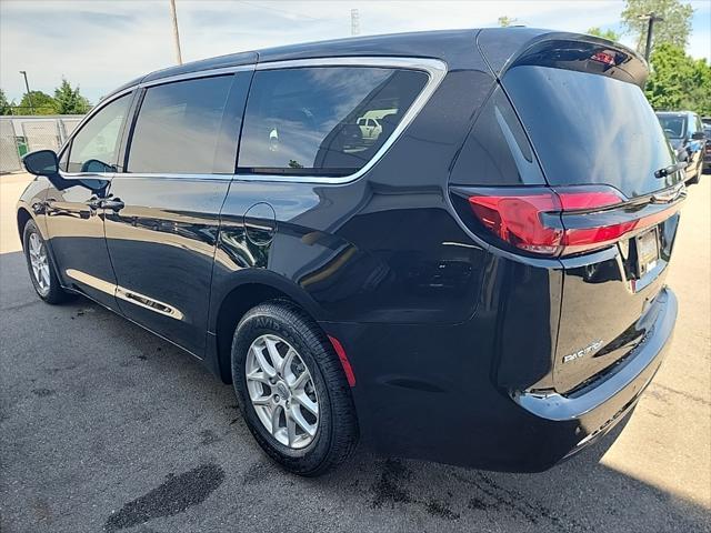 new 2024 Chrysler Pacifica car, priced at $37,531