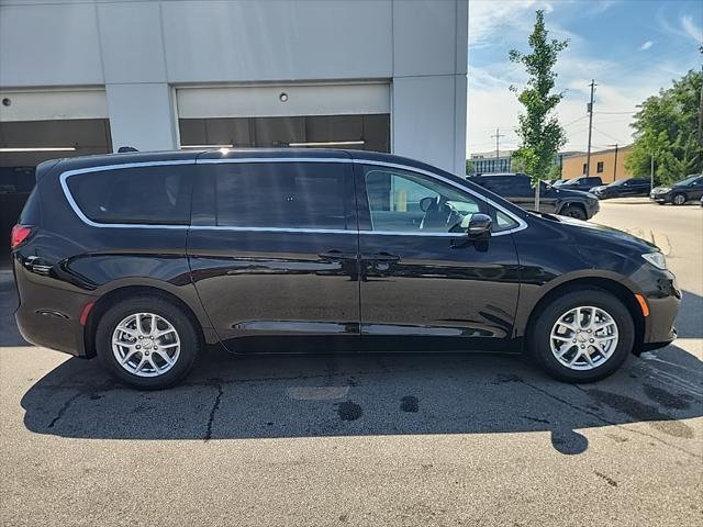 new 2024 Chrysler Pacifica car, priced at $37,531