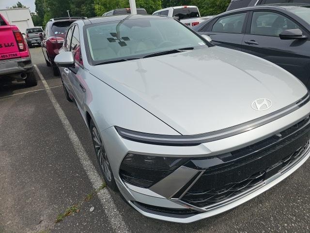 new 2025 Hyundai Sonata Hybrid car, priced at $36,197