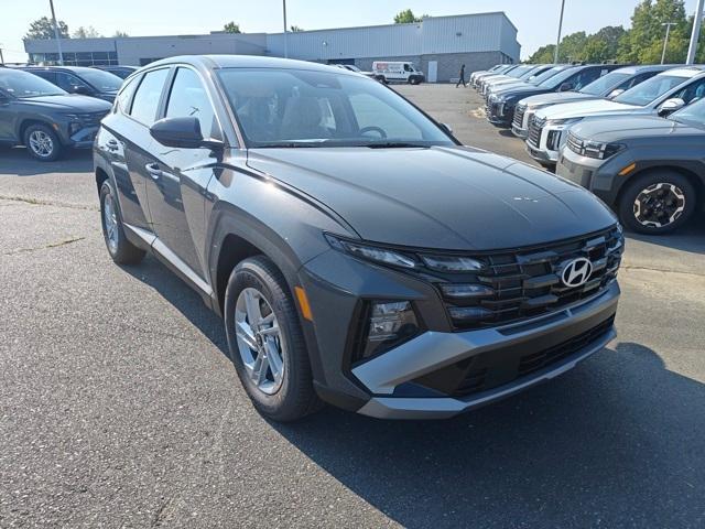 new 2025 Hyundai Tucson car, priced at $28,198