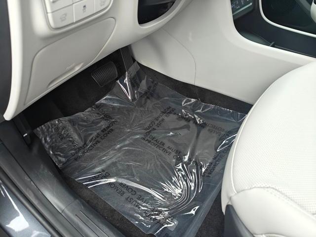 new 2025 Hyundai TUCSON Hybrid car, priced at $37,045