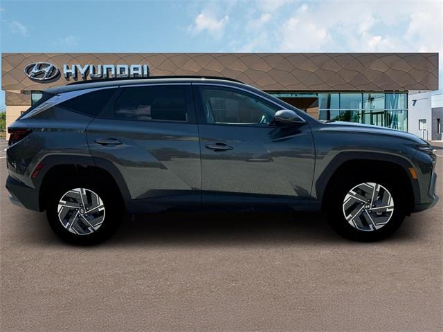 new 2025 Hyundai TUCSON Hybrid car, priced at $31,845