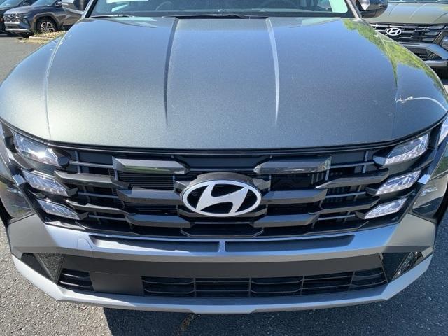 new 2025 Hyundai TUCSON Hybrid car, priced at $36,152