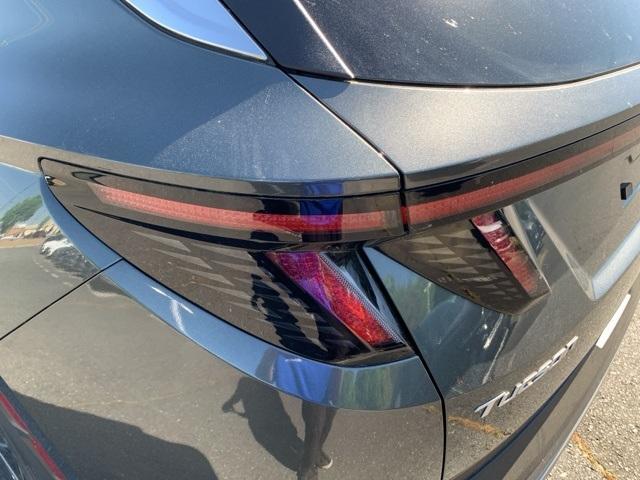 new 2025 Hyundai TUCSON Hybrid car, priced at $36,152