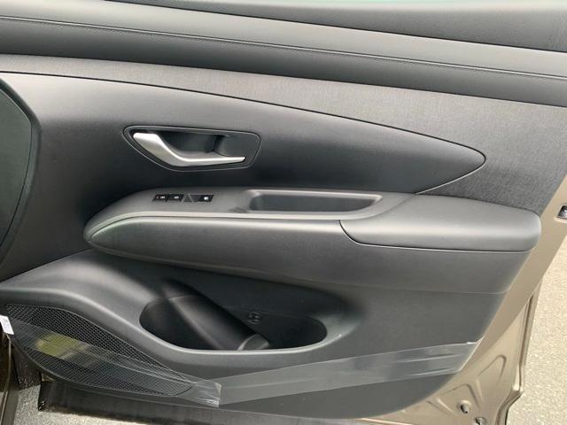 new 2025 Hyundai TUCSON Hybrid car, priced at $36,314
