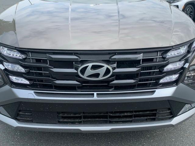 new 2025 Hyundai TUCSON Hybrid car, priced at $36,314