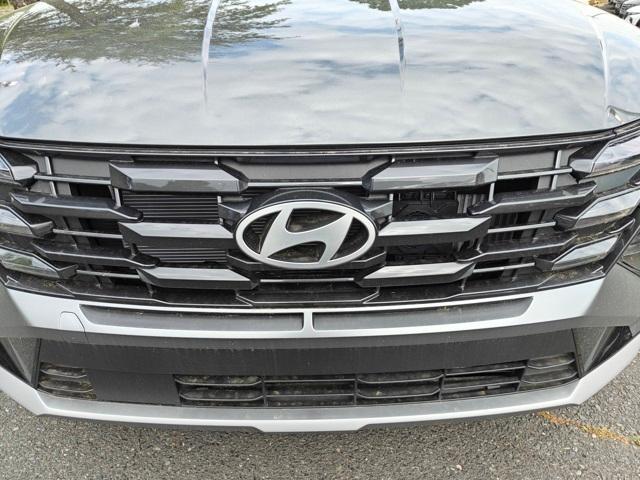 new 2025 Hyundai TUCSON Hybrid car, priced at $36,229