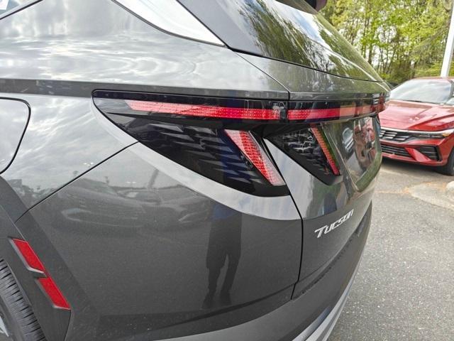 new 2025 Hyundai TUCSON Hybrid car, priced at $36,229
