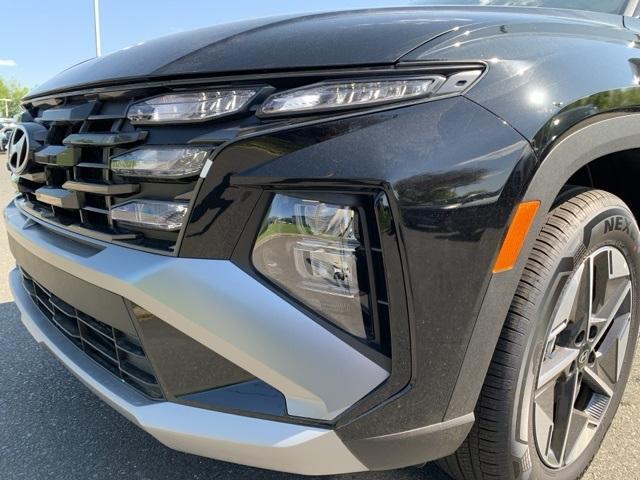 new 2025 Hyundai TUCSON Hybrid car, priced at $36,152