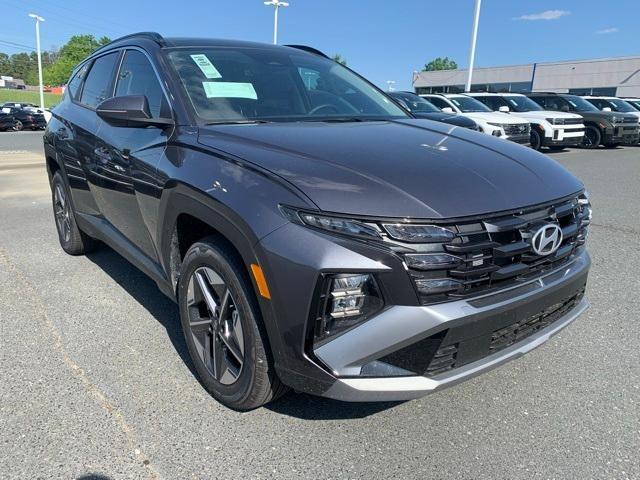 new 2025 Hyundai TUCSON Hybrid car, priced at $36,381