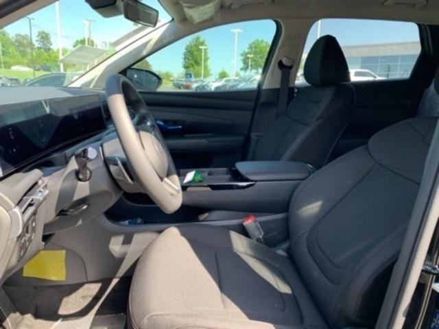 new 2025 Hyundai TUCSON Hybrid car, priced at $33,637