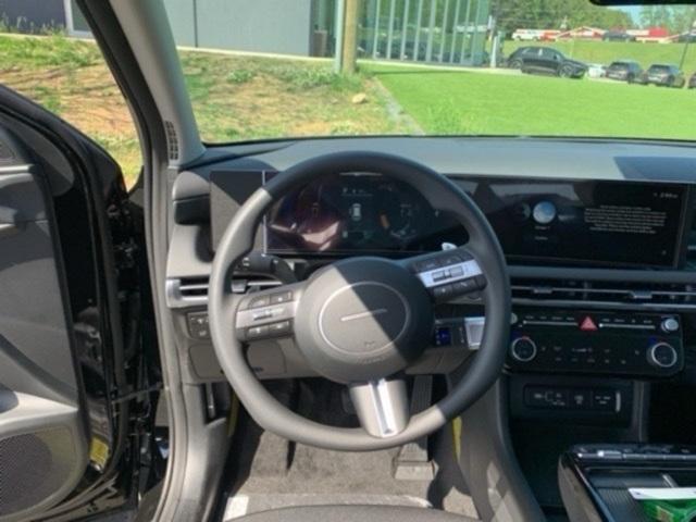 new 2025 Hyundai TUCSON Hybrid car, priced at $33,637