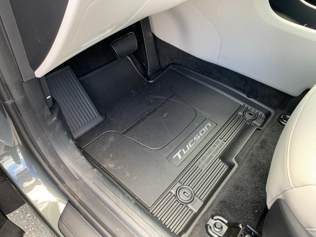 new 2025 Hyundai TUCSON Hybrid car, priced at $34,462