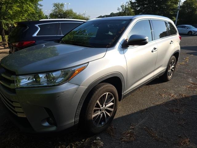 used 2019 Toyota Highlander car, priced at $27,504