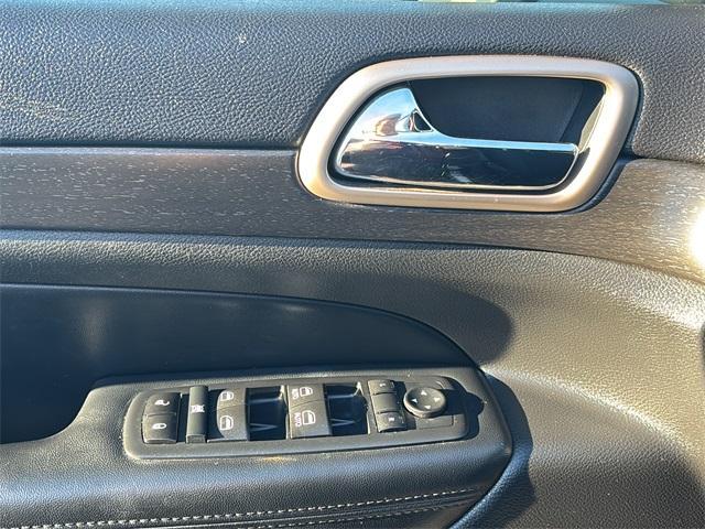 used 2017 Jeep Grand Cherokee car, priced at $14,000