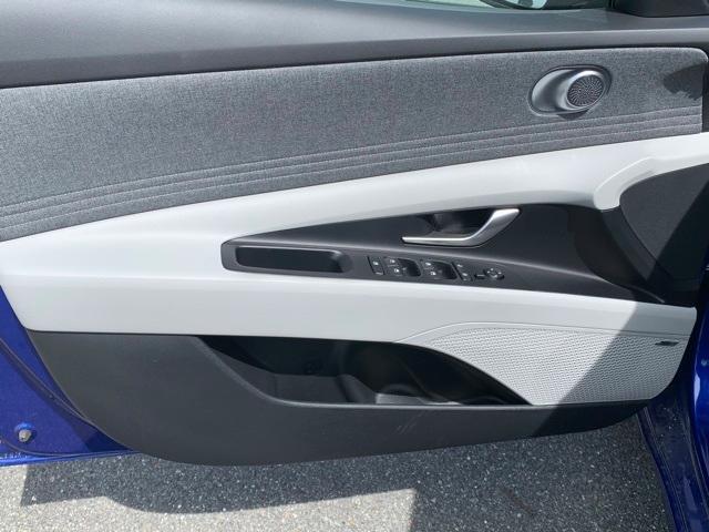 new 2025 Hyundai Elantra car, priced at $26,581