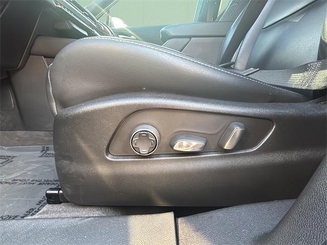 used 2024 Cadillac XT4 car, priced at $31,900