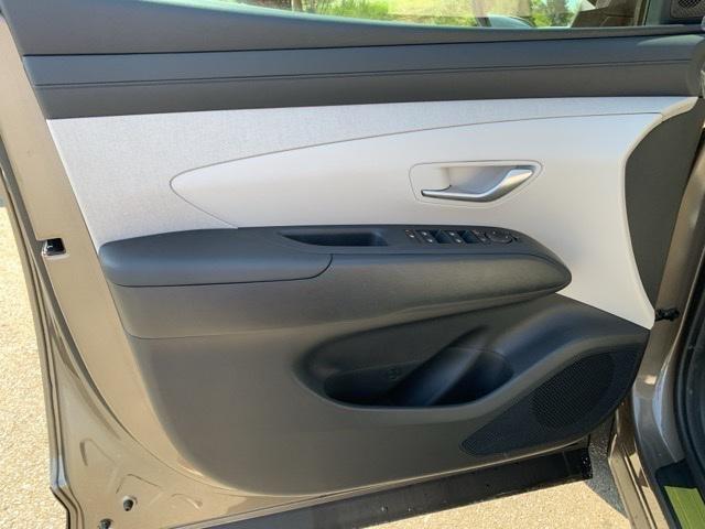 new 2025 Hyundai TUCSON Hybrid car, priced at $31,971