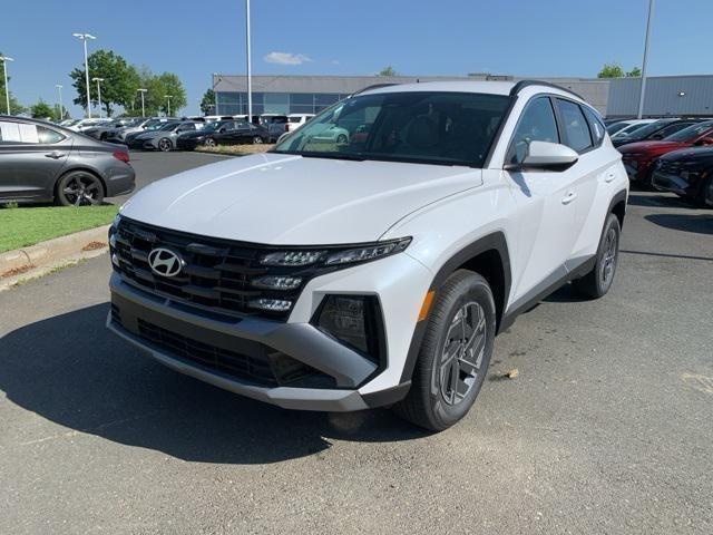 new 2025 Hyundai TUCSON Hybrid car, priced at $31,971