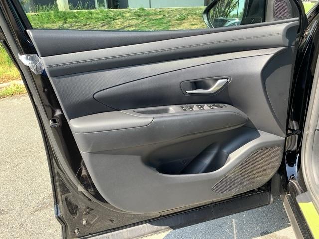 new 2025 Hyundai TUCSON Hybrid car, priced at $33,236