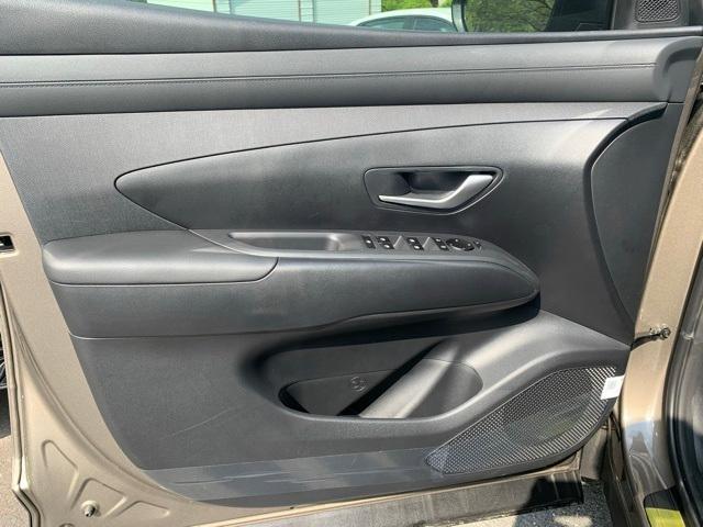 new 2025 Hyundai TUCSON Hybrid car, priced at $36,212