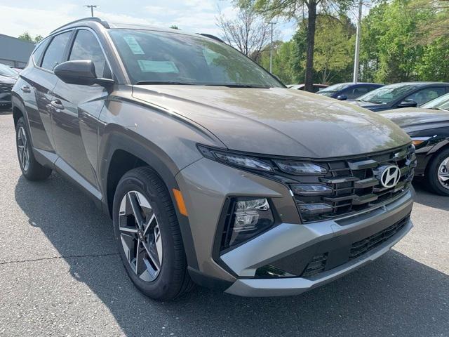 new 2025 Hyundai TUCSON Hybrid car, priced at $36,212