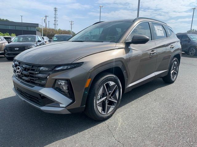 new 2025 Hyundai TUCSON Hybrid car, priced at $36,212