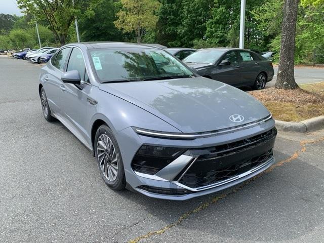 new 2025 Hyundai Sonata Hybrid car, priced at $36,421