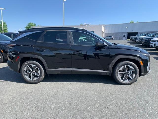 new 2025 Hyundai TUCSON Hybrid car, priced at $36,374