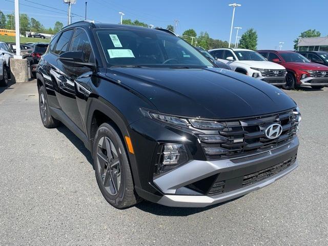 new 2025 Hyundai TUCSON Hybrid car, priced at $36,374