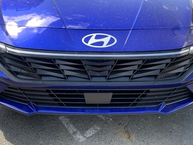 new 2025 Hyundai Elantra car, priced at $26,571