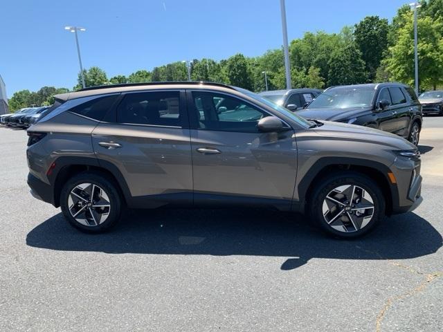 new 2025 Hyundai TUCSON Hybrid car, priced at $36,314