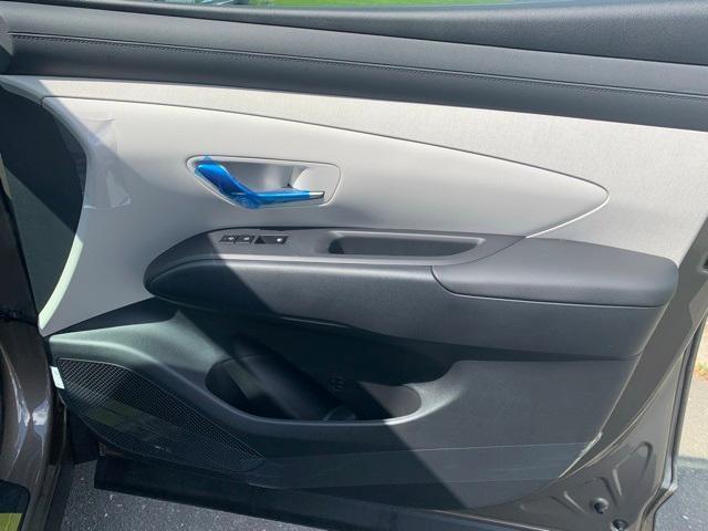 new 2025 Hyundai TUCSON Hybrid car, priced at $36,618