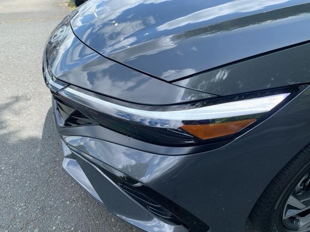 new 2025 Hyundai Elantra car, priced at $25,612