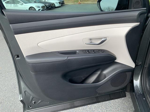 new 2025 Hyundai TUCSON Hybrid car, priced at $34,462