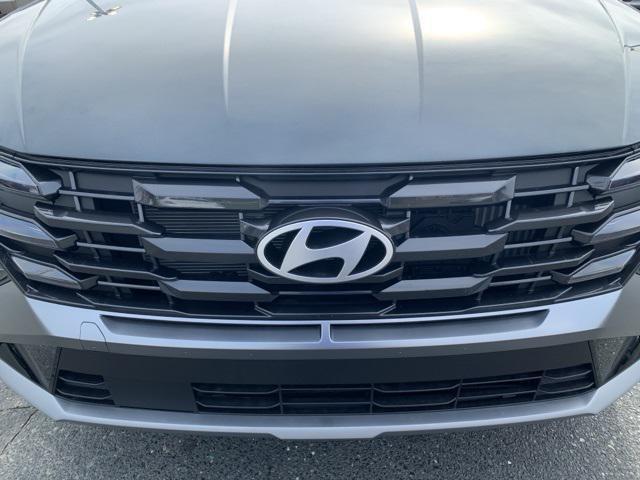 new 2025 Hyundai TUCSON Hybrid car, priced at $34,462